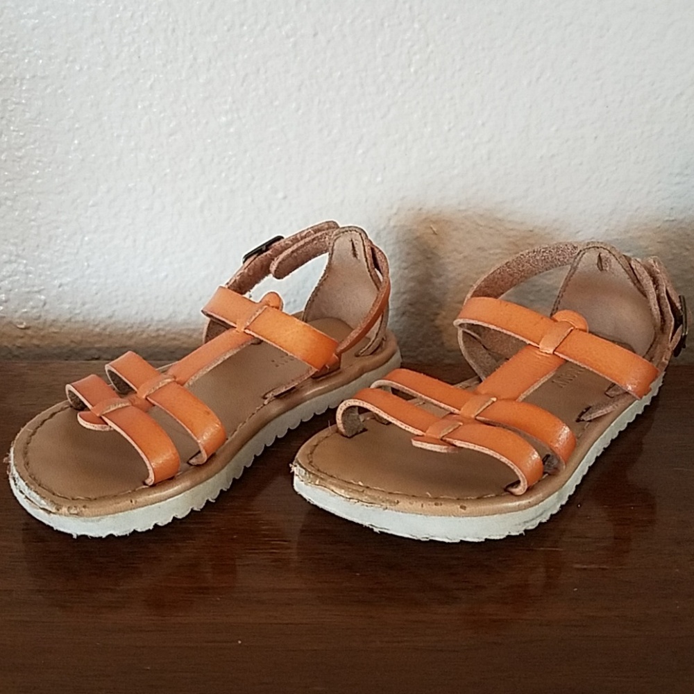 Old Navy girls leather sandals